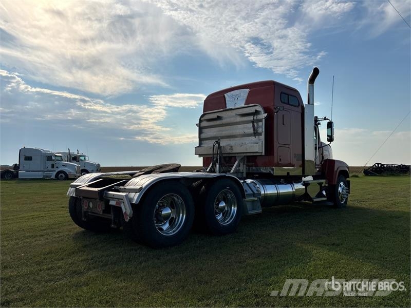 Mack CHU613 Autotractoare