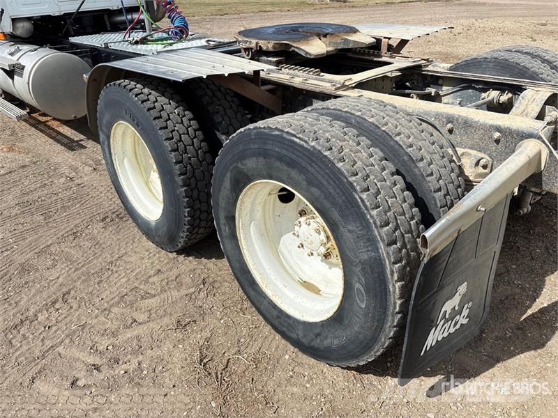 Mack CL613 Autotractoare