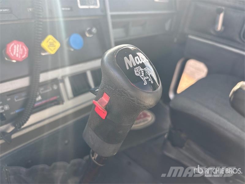 Mack CL613 Autotractoare