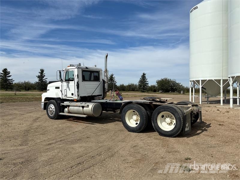 Mack CL613 Autotractoare