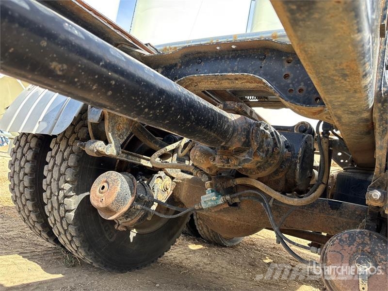 Mack CL613 Autotractoare