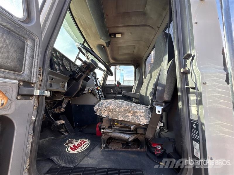 Mack CL613 Autotractoare