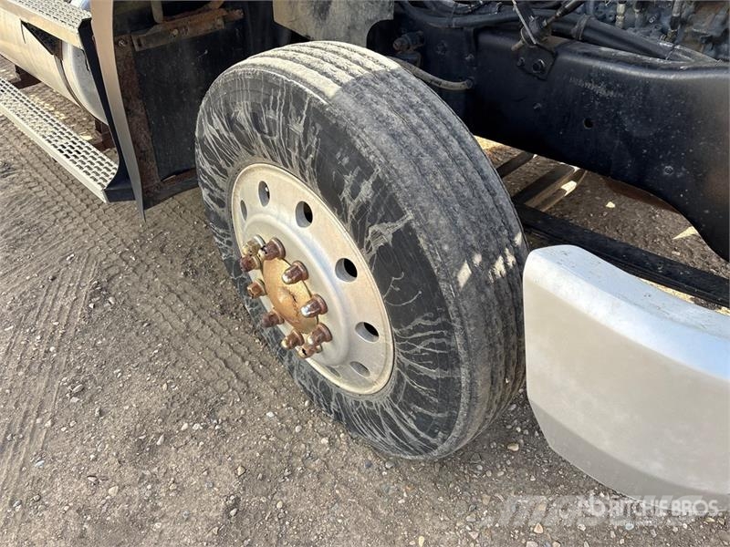 Mack CL613 Autotractoare