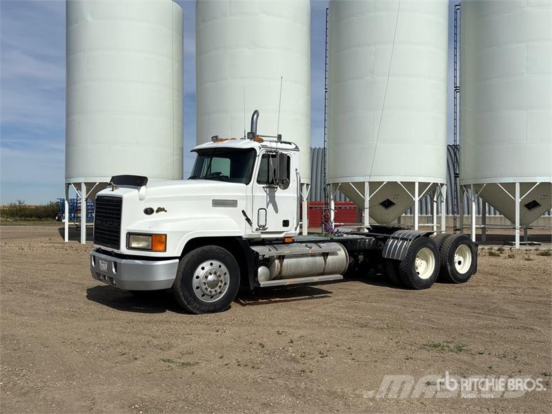 Mack CL613 Autotractoare