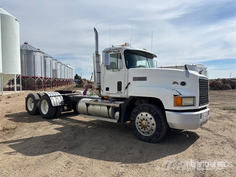 Mack CL613 Autotractoare