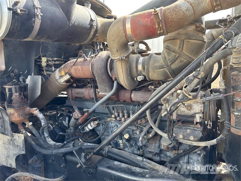 Mack CL613 Autotractoare