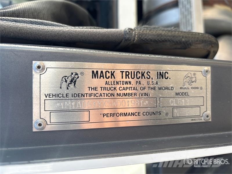 Mack CL613 Autotractoare