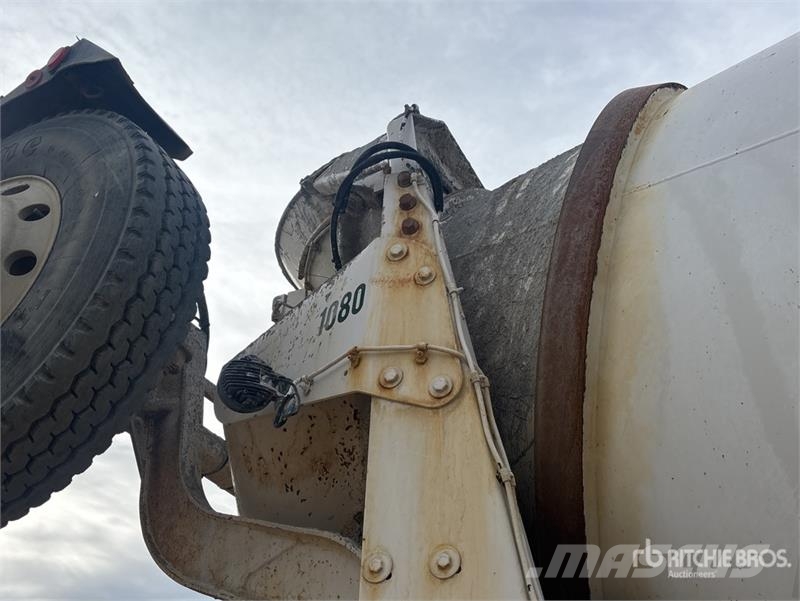 Mack CTP 8x4 Mixer Truck Betonvedēji
