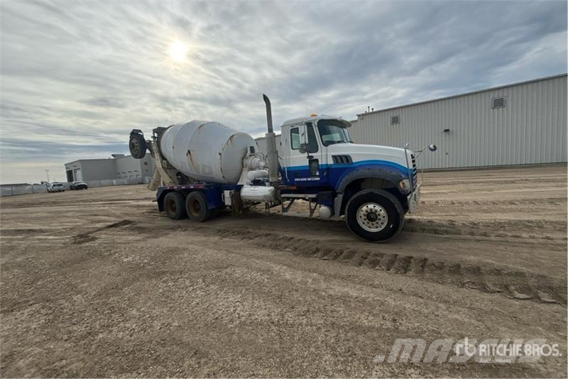 Mack CTP 8x4 Mixer Truck Betonvedēji
