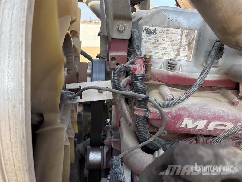 Mack CTP 8x4 Mixer Truck Betonvedēji