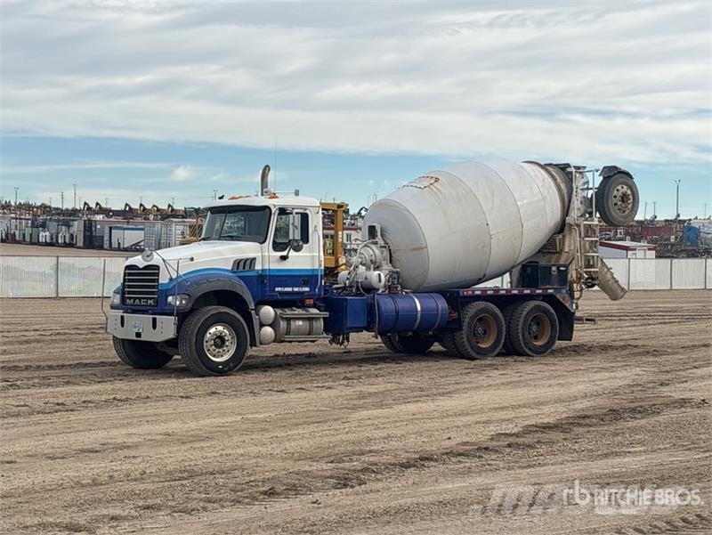 Mack CTP 8x4 Mixer Truck Betonvedēji