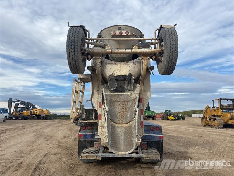 Mack CTP 8x4 Mixer Truck Betonvedēji
