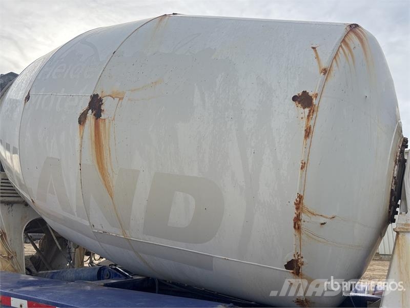 Mack CTP 8x4 Mixer Truck Betonvedēji