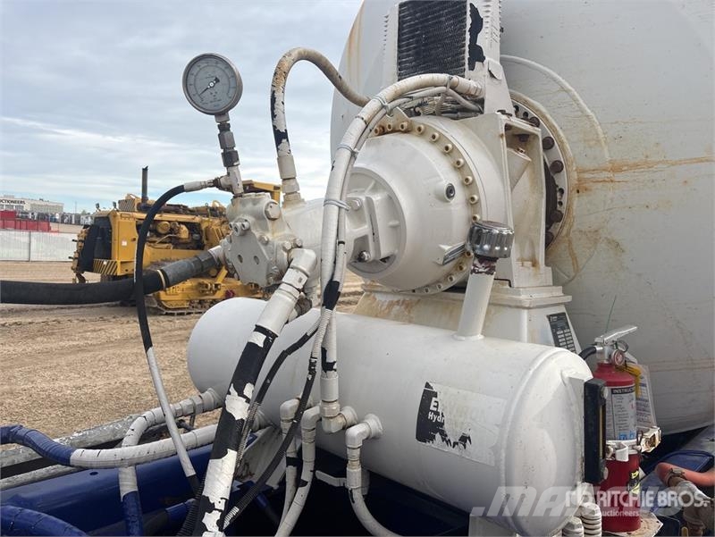 Mack CTP 8x4 Mixer Truck Betonvedēji