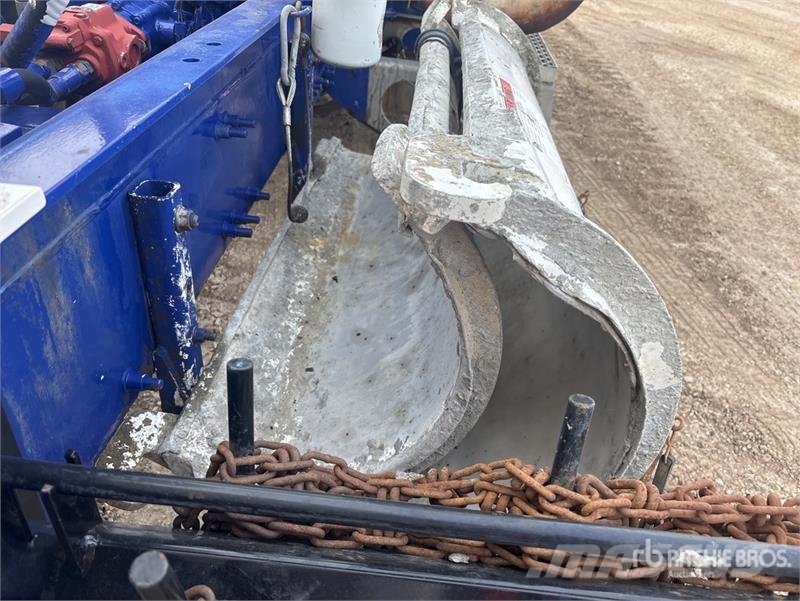 Mack CTP 8x4 Mixer Truck Betonvedēji
