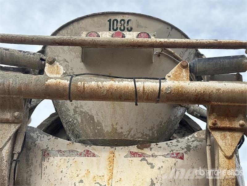 Mack CTP 8x4 Mixer Truck Betonvedēji