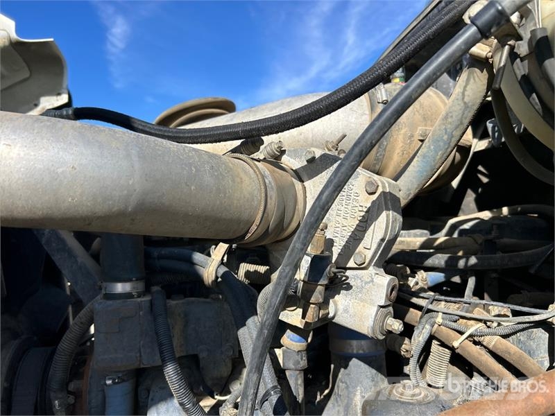 Mack CV713 Wassertanker