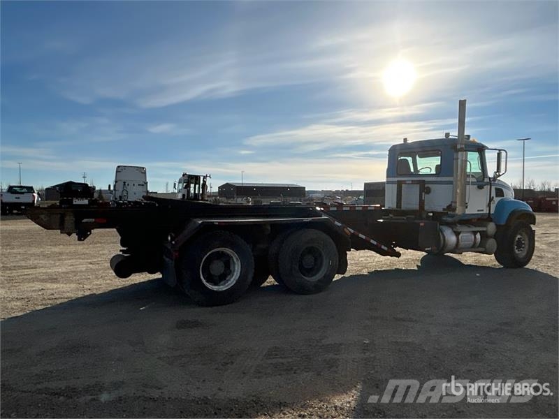 Mack CV713 Komunalni tovornjaki