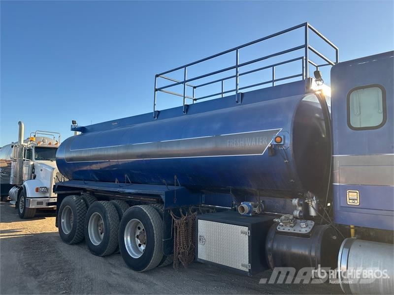 Mack CV713 Water tankwagens