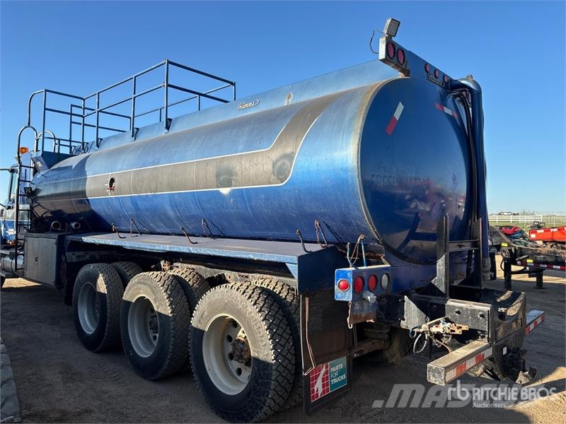 Mack CV713 Water tankwagens