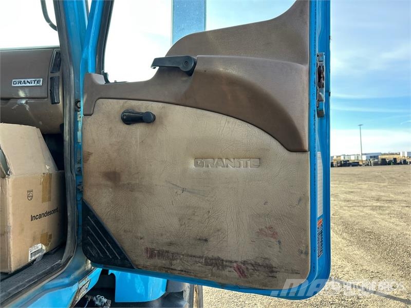 Mack CV713 Komunalni tovornjaki