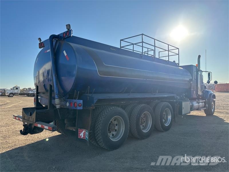 Mack CV713 Water tankwagens