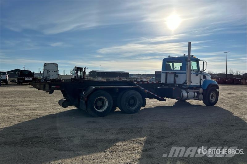 Mack CV713 Komunalni tovornjaki