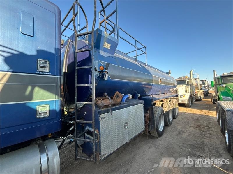 Mack CV713 Water tankwagens