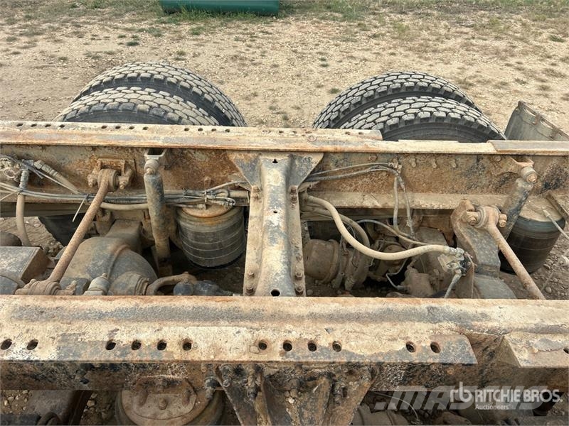 Mack CX613 6x4 Cab and Chassis Kabine i unutrašnjost