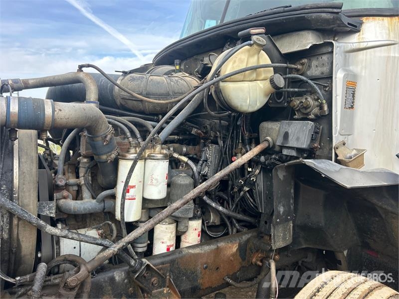 Mack CX613 6x4 Cab and Chassis Kabine i unutrašnjost