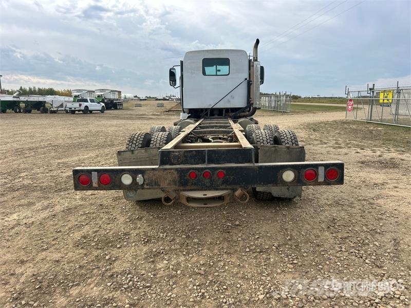 Mack CX613 6x4 Cab and Chassis Kabine i unutrašnjost