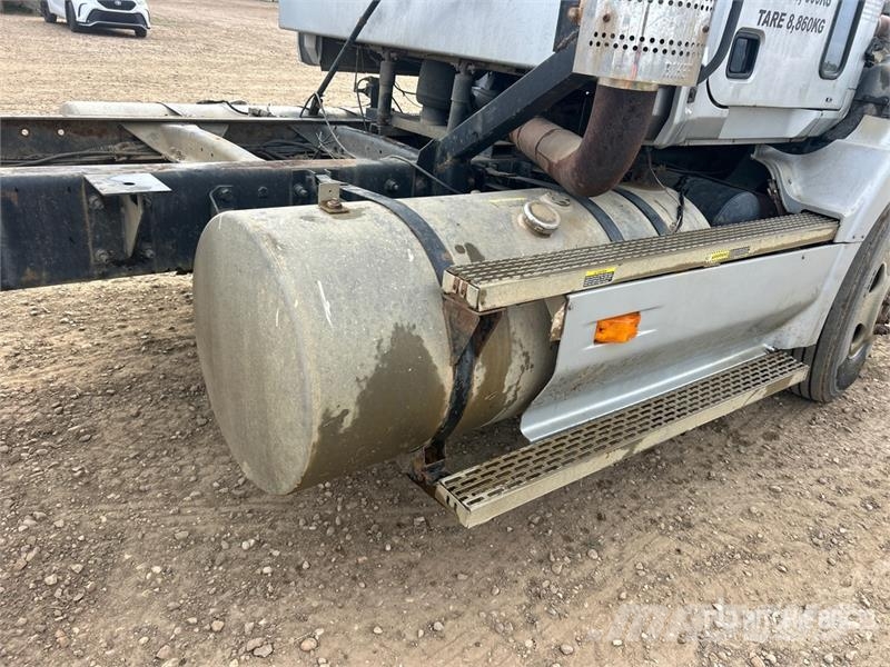 Mack CX613 6x4 Cab and Chassis Kabine i unutrašnjost