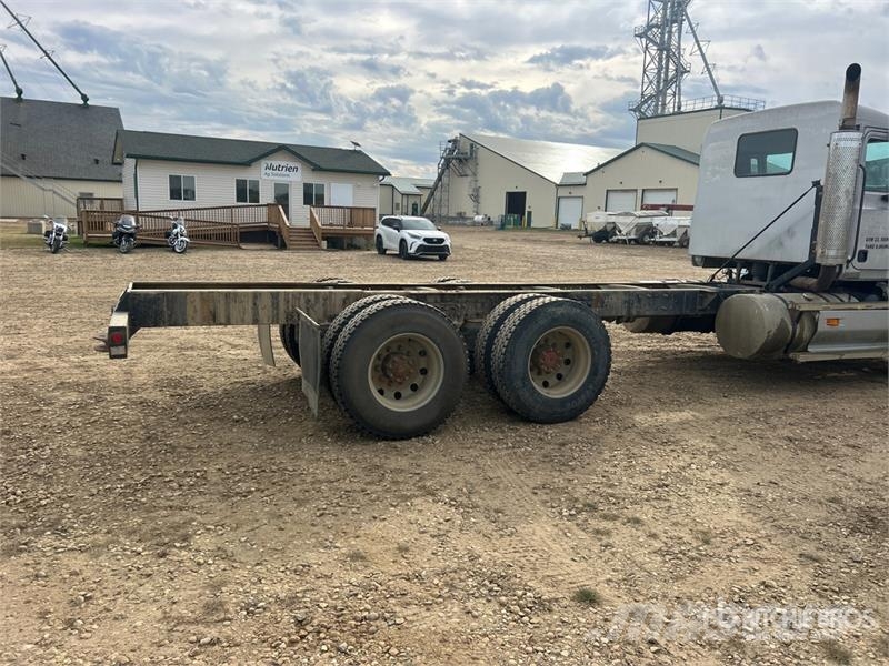 Mack CX613 6x4 Cab and Chassis Kabine i unutrašnjost