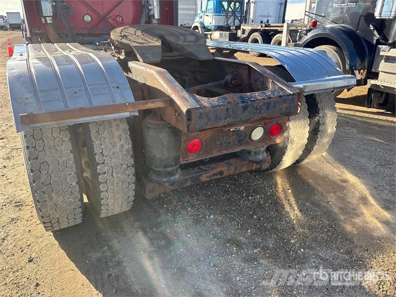 Mack CXN613 Тягачі
