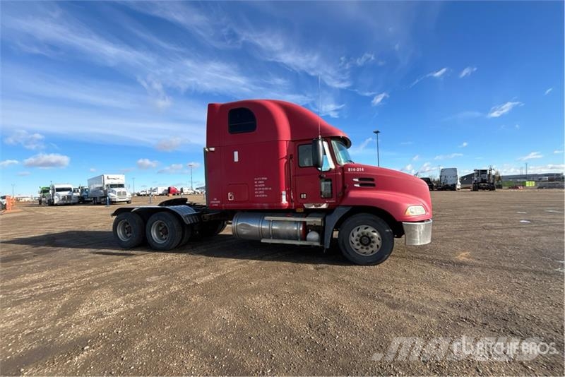 Mack CXN613 Тягачі