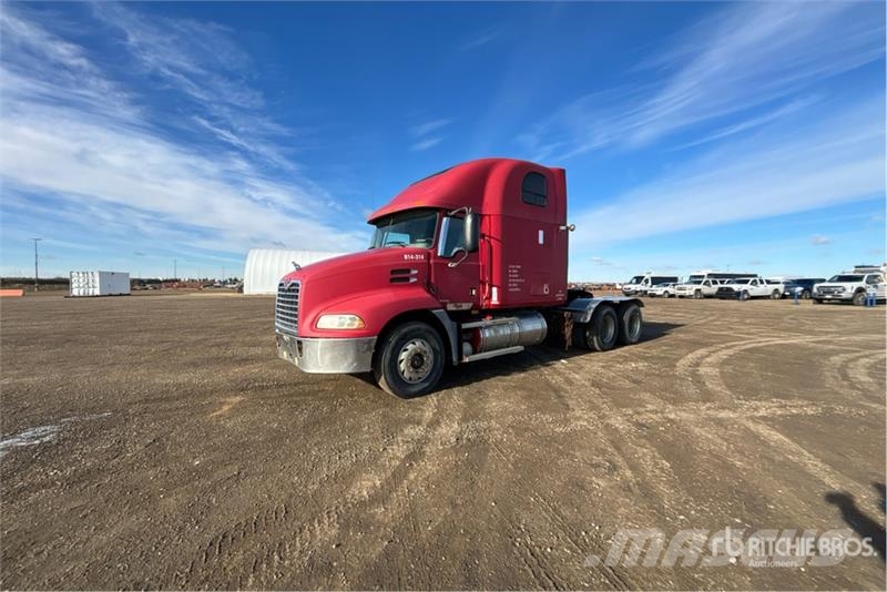Mack CXN613 Тягачі