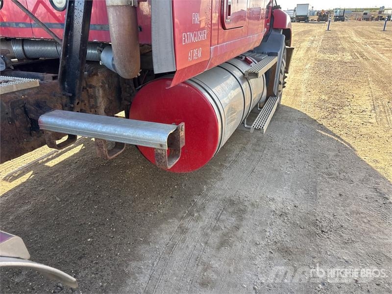 Mack CXN613 Тягачі