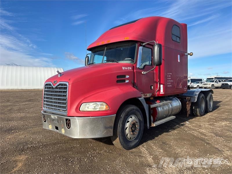 Mack CXN613 Тягачі