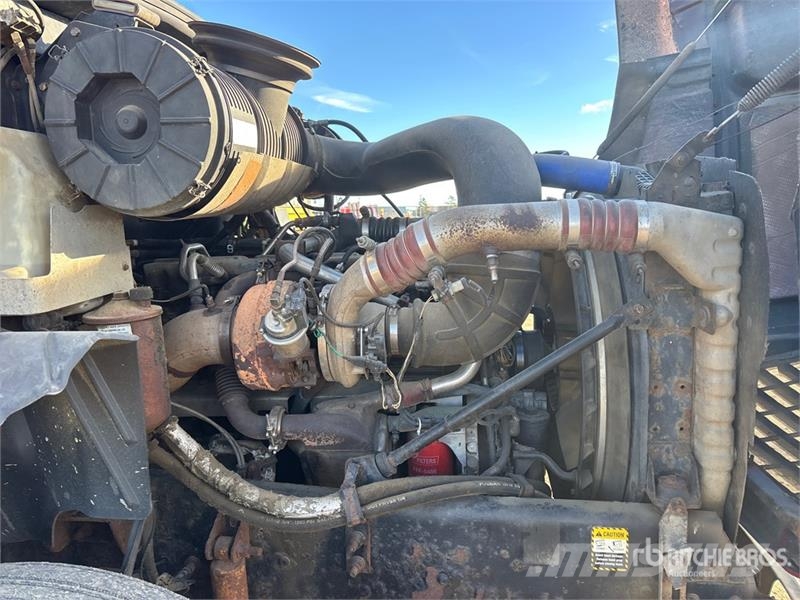 Mack CXN613 Тягачі