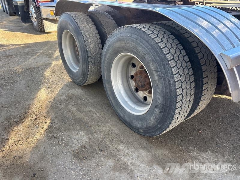 Mack CXN613 Тягачі
