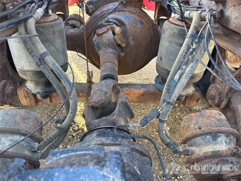 Mack CXN613 Тягачі