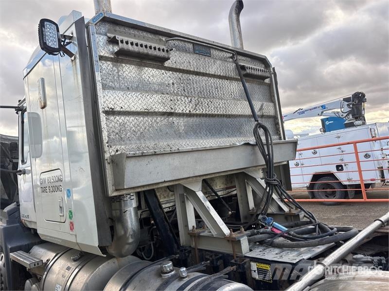 Mack CXU613 Nyergesvontatók