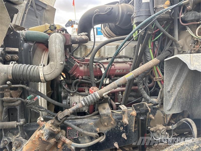 Mack CXU613 Nyergesvontatók