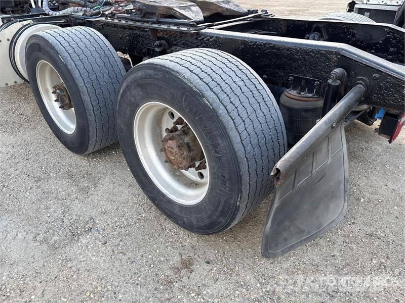 Mack CXU613 Тягачі