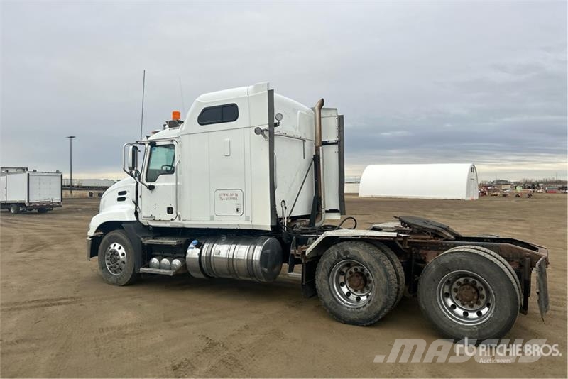 Mack CXU613 Tractor Units