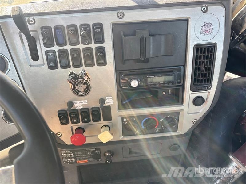 Mack CXU613 Autotractoare