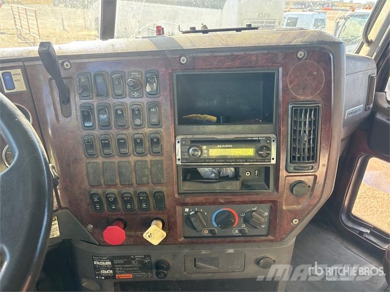 Mack CXU613 Motrici e Trattori Stradali