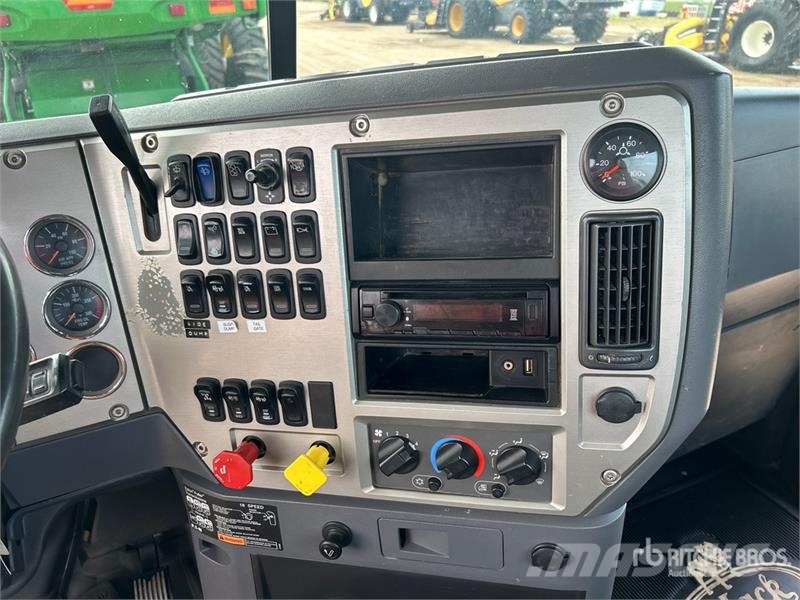 Mack CXU613 曳引機組件