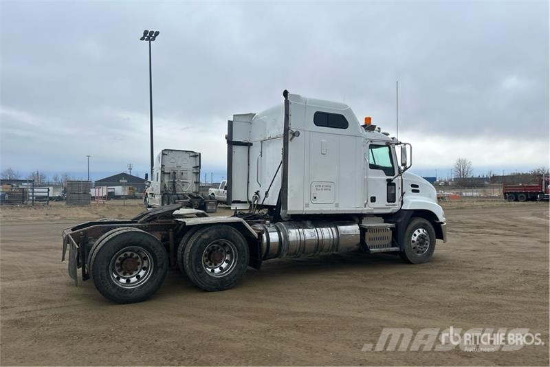 Mack CXU613 Tractor Units