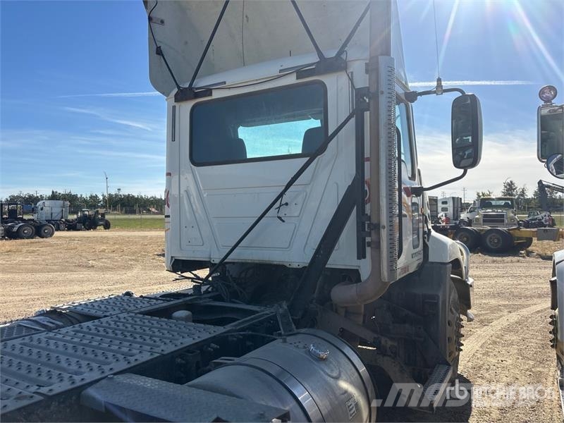 Mack CXU613 Autotractoare